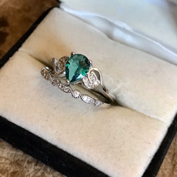 Emerald Ring Set - Picture 3 of 5